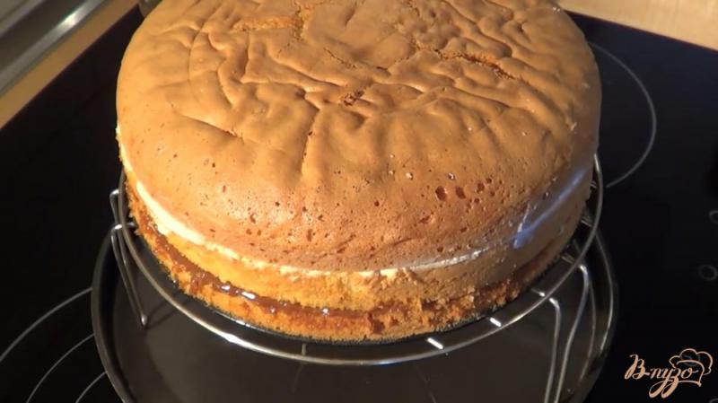 Фото приготовление рецепта: Белая глазурь для тортов и печенья шаг №3
