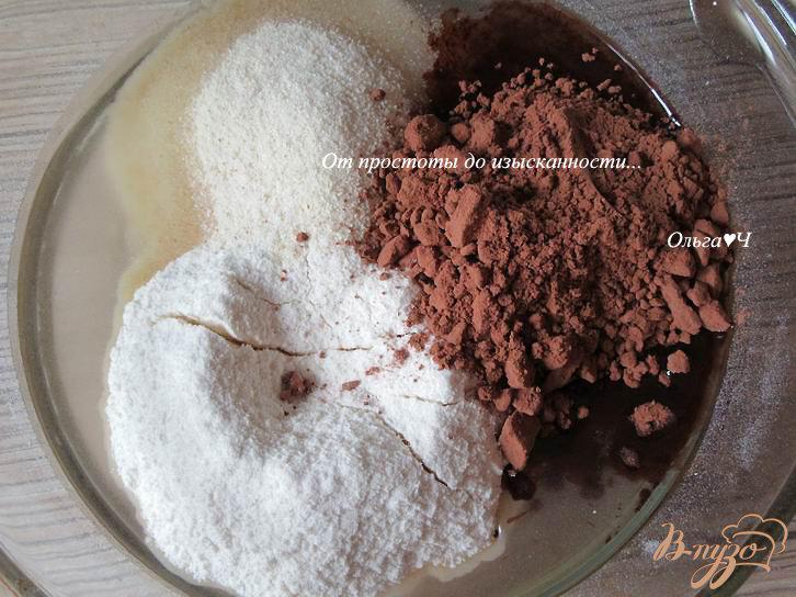 Фото приготовление рецепта: Шоколадный манник с грушами шаг №1