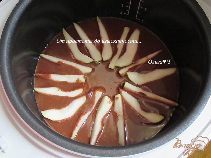 Фото приготовление рецепта: Шоколадный манник с грушами шаг №3