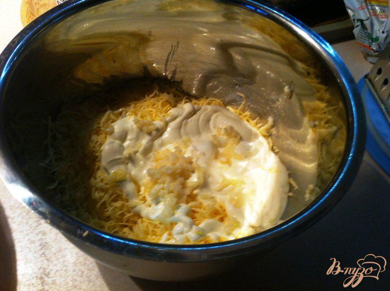 Фото приготовление рецепта: Канапе с сырным салатом шаг №1