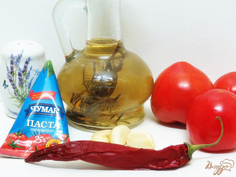 Фото приготовление рецепта: Острый томатно-чесночный соус шаг №1
