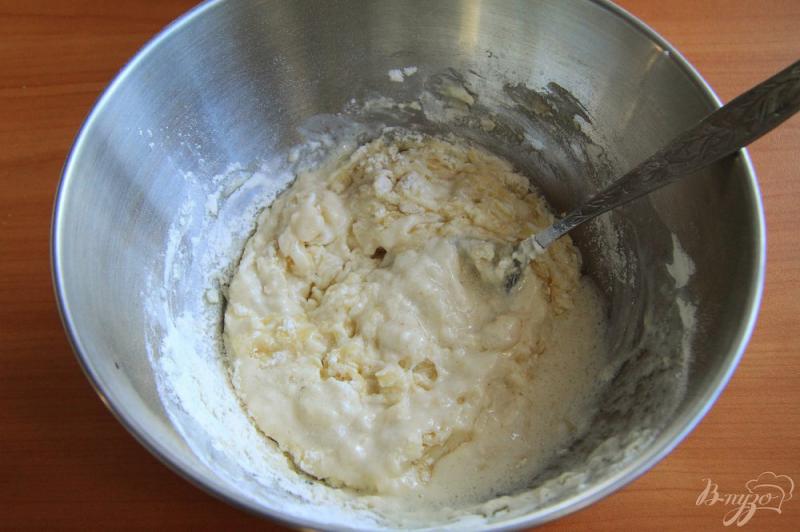 Фото приготовление рецепта: Молдавские пирожки Вэрзэре с тушеной капустой шаг №2