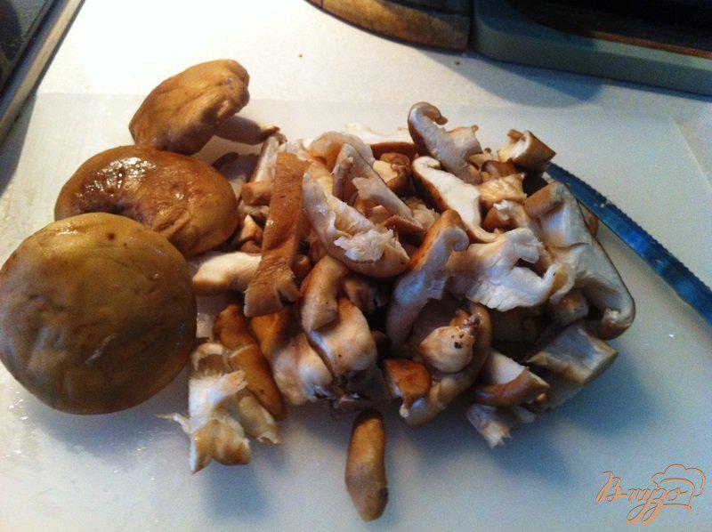 Фото приготовление рецепта: Рагу из куриного филе и грибов шиитаки с рисом шаг №3