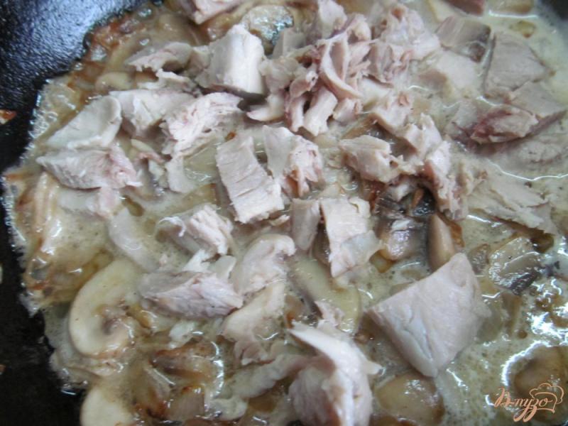 Фото приготовление рецепта: Куриный жульен в лаваше шаг №4