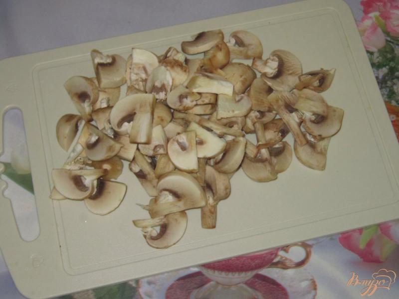 Фото приготовление рецепта: Плов с курицей и грибами шаг №6