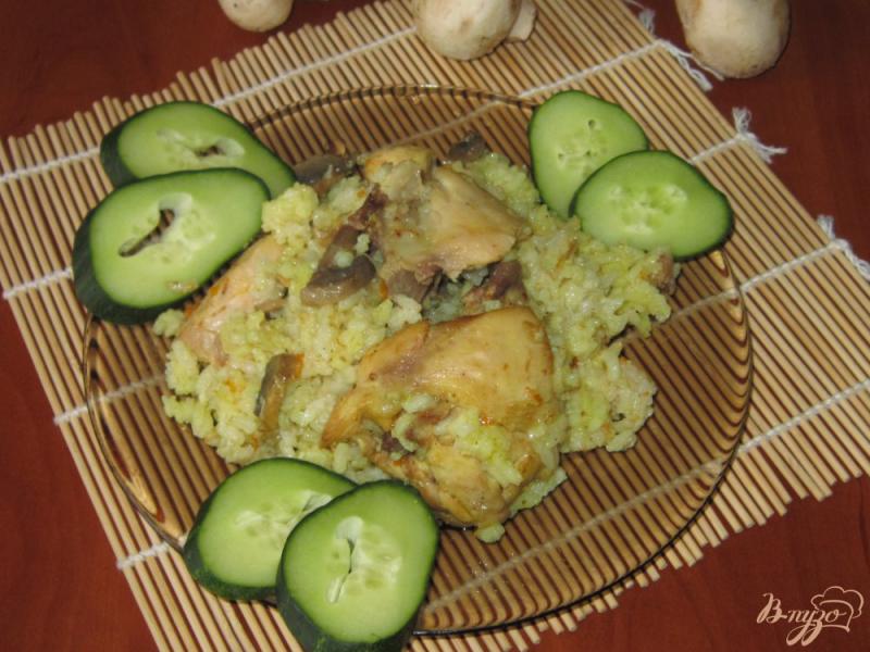 Фото приготовление рецепта: Плов с курицей и грибами шаг №14