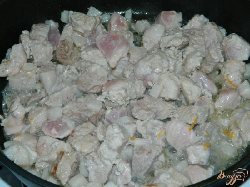 Фото приготовление рецепта: Свинина тушеная с яблоками в сливках шаг №1