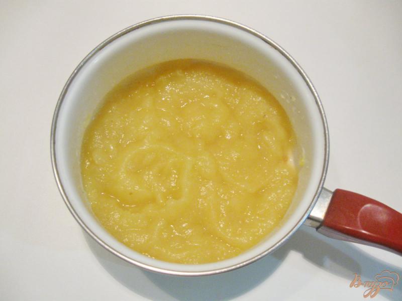 Фото приготовление рецепта: Яблочное пюре с меренгой шаг №4