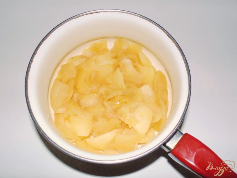 Фото приготовление рецепта: Яблочное пюре с меренгой шаг №3
