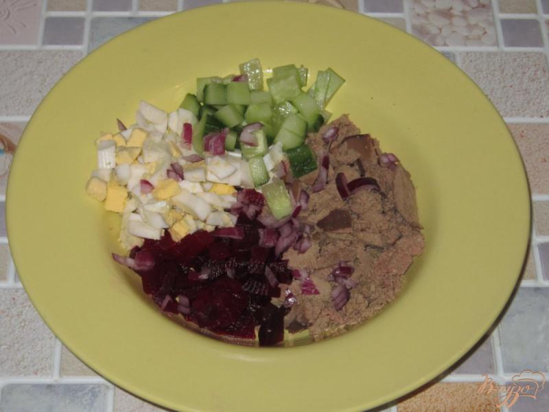 Фото приготовление рецепта: Свекольный салат с печенью шаг №6