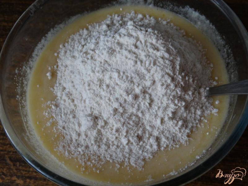 Фото приготовление рецепта: Манник в молочно-медовой заливке шаг №5