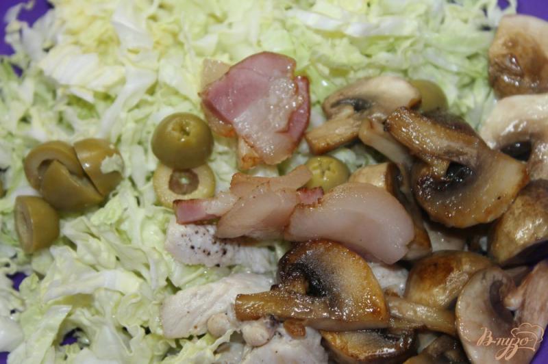 Фото приготовление рецепта: Салат с шампиньонами и курицей шаг №5