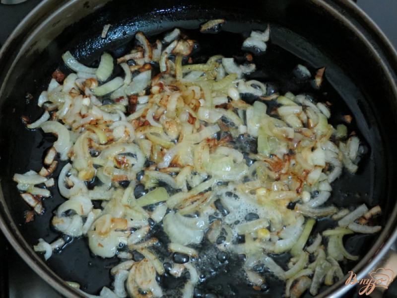 Фото приготовление рецепта: Жульен с грибами и куриным филе шаг №5