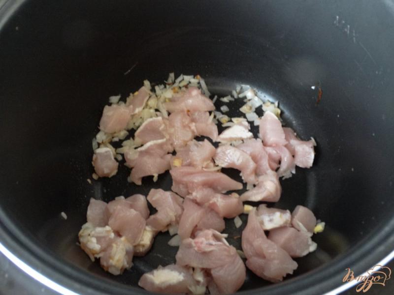 Фото приготовление рецепта: Плов из ширатаки с куриным филе шаг №2