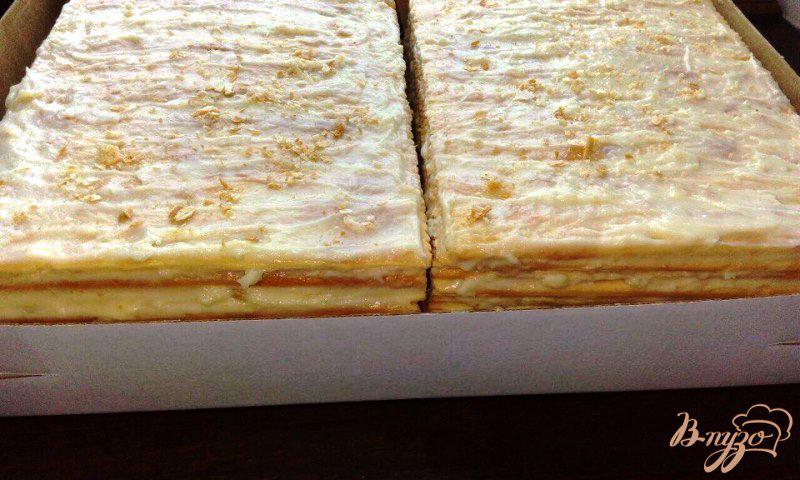 Фото приготовление рецепта: Пирог под соусом Бешамель с сыром шаг №7