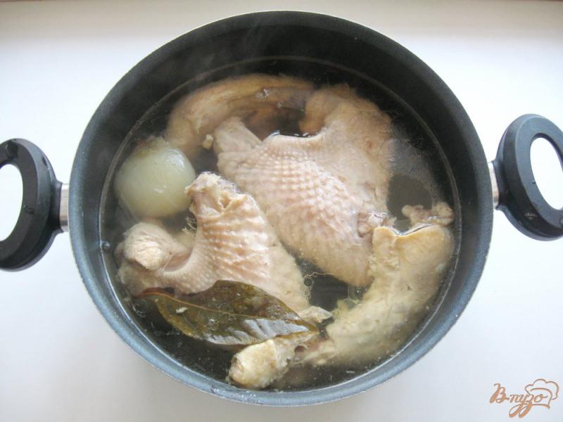 Фото приготовление рецепта: Заливное из индейки с курицей шаг №4