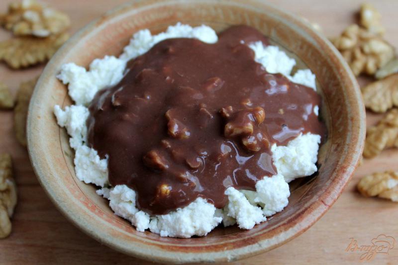 Фото приготовление рецепта: Заварной крем с какао и орехами шаг №6