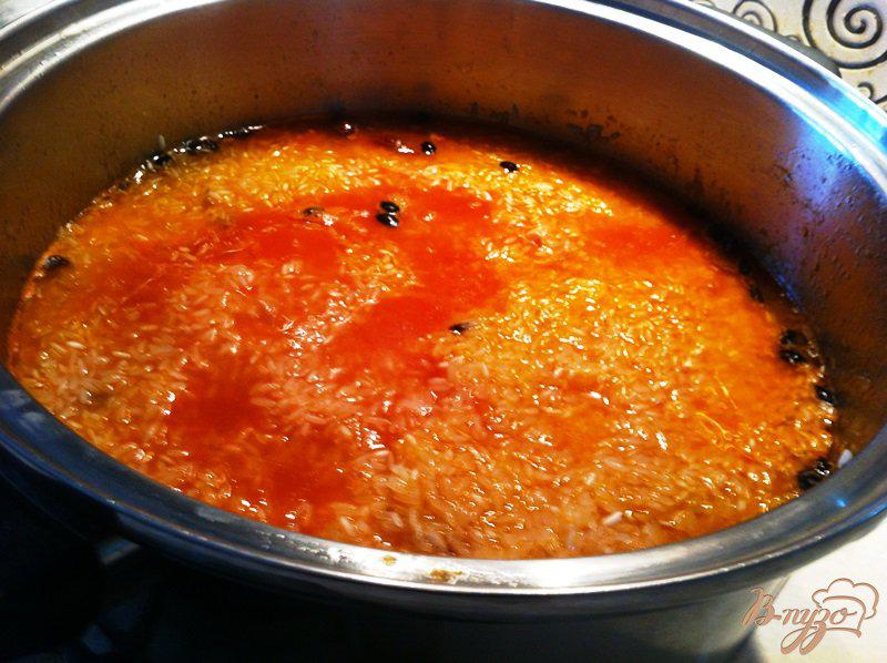 Фото приготовление рецепта: Плов из куриного филе и помидор шаг №8