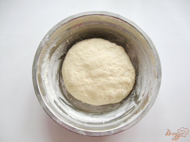 Фото приготовление рецепта: Пирог дрожжевой с заварным кремом шаг №3