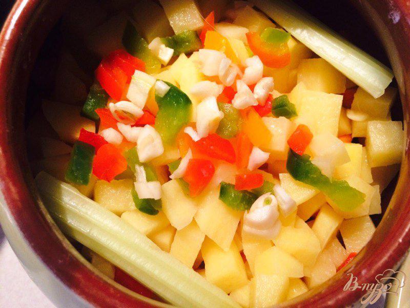 Фото приготовление рецепта: Овощи с телятиной в горшочках для деток шаг №6