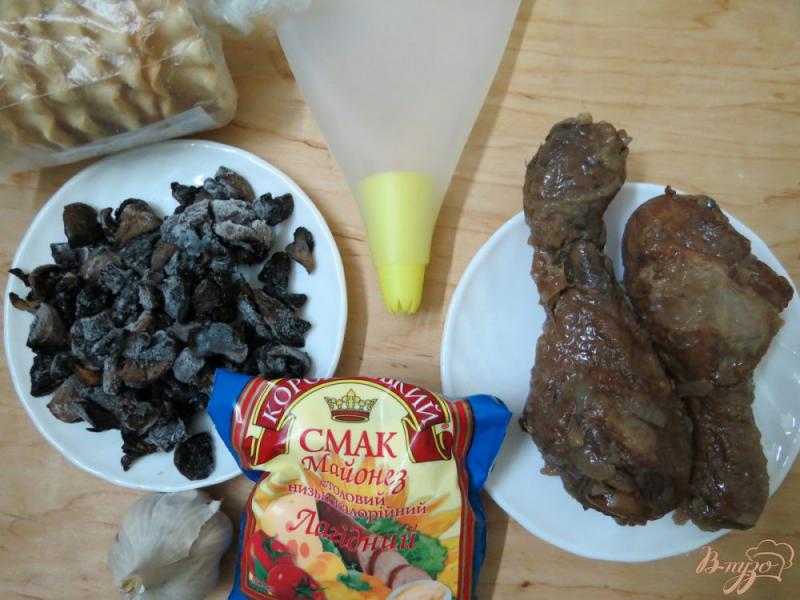 Фото приготовление рецепта: Тарталетки с курицей и грибами шаг №1