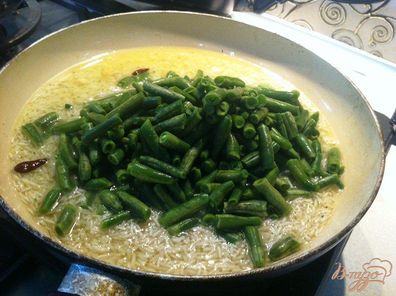 Фото приготовление рецепта: Рис со спаржевой фасолью на гарнир шаг №5