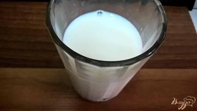 Фото приготовление рецепта: Молочный кисель с шоколадной стружкой шаг №4