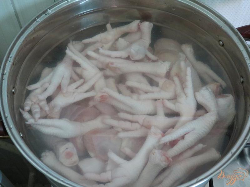 Фото приготовление рецепта: Холодец куриный без желатина шаг №2