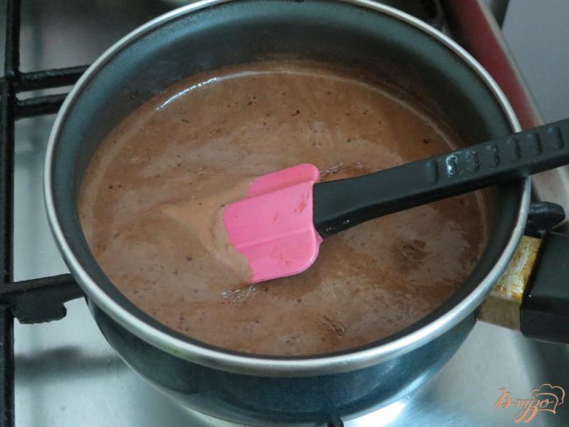 Фото приготовление рецепта: Кофе с шоколадом и молоком шаг №5