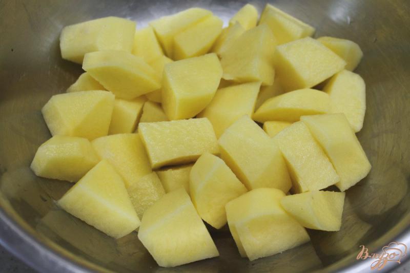 Фото приготовление рецепта: Картофель с яблоком запеченный в горшочке шаг №1