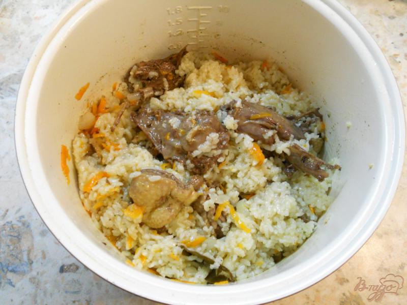 Фото приготовление рецепта: Рис с мясом гуся в мультиварке шаг №5
