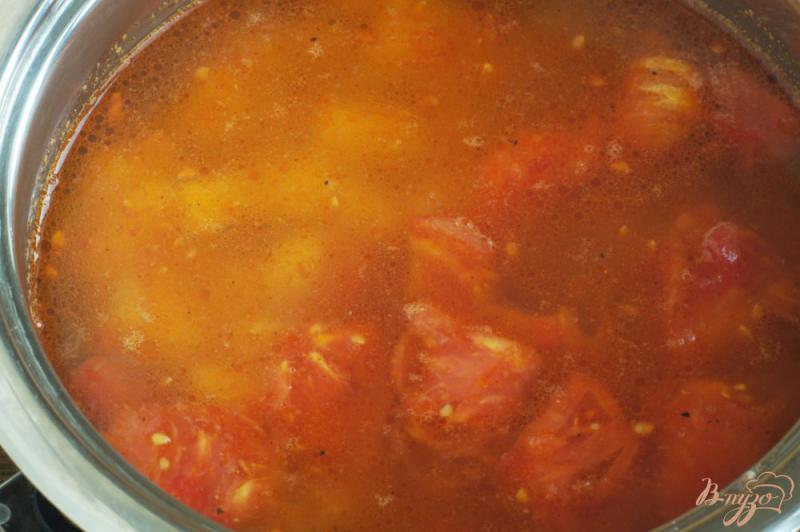 Фото приготовление рецепта: Томатный суп с адыгейским сыром шаг №5