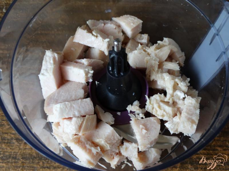 Фото приготовление рецепта: Куриное суфле из отварного мяса шаг №1