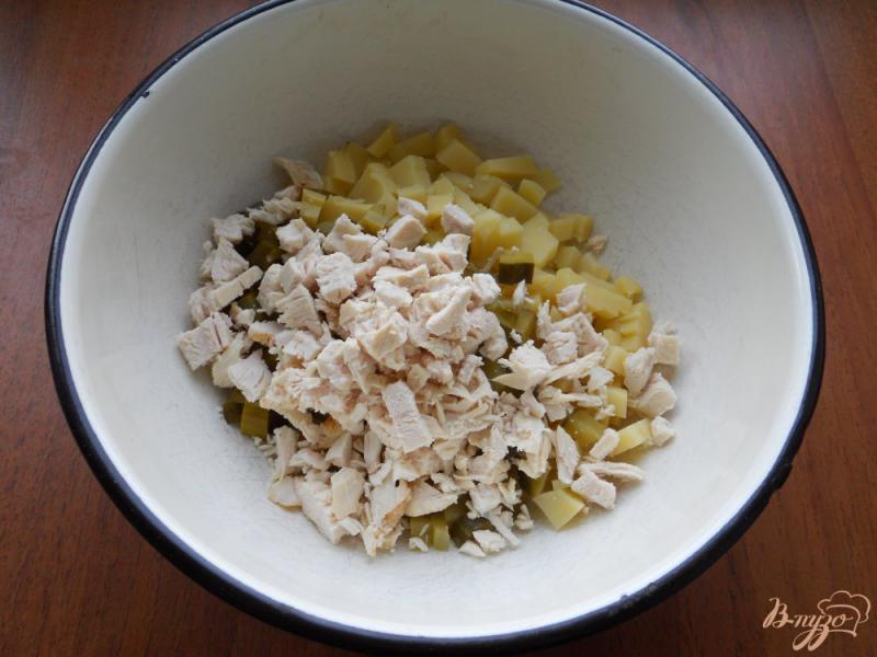 Фото приготовление рецепта: Финский картофельный салат с курицей шаг №2