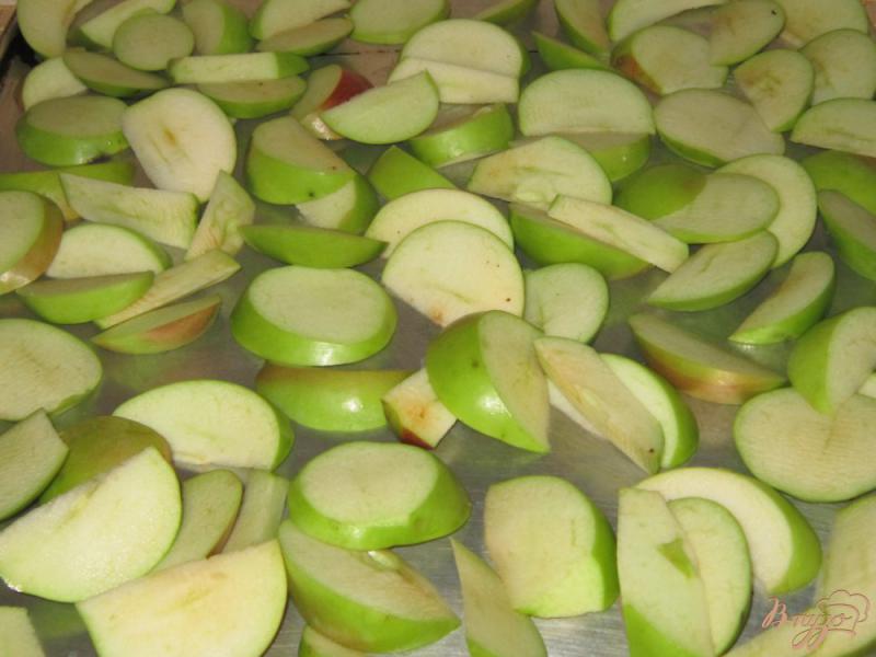 Фото приготовление рецепта: Сушка из яблок на зиму шаг №4