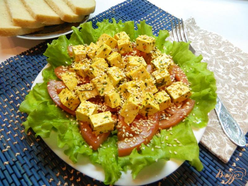 Фото приготовление рецепта: Закуска из маринованного сыра тофу шаг №7