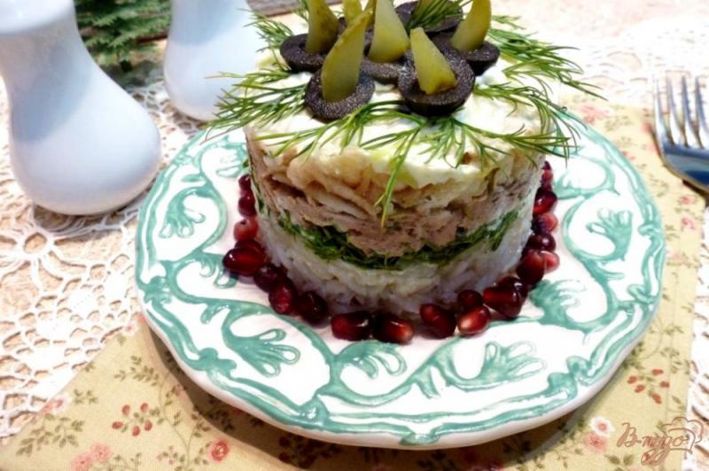 Фото приготовление рецепта: Салат с рисом, яблоком и рыбной консервой шаг №5