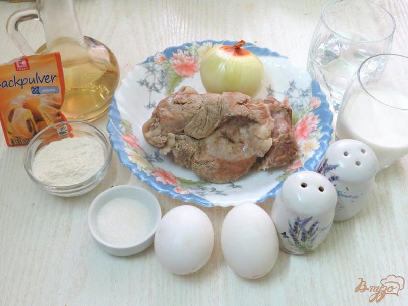 Фото приготовление рецепта: Блины со свининой и луком. шаг №1