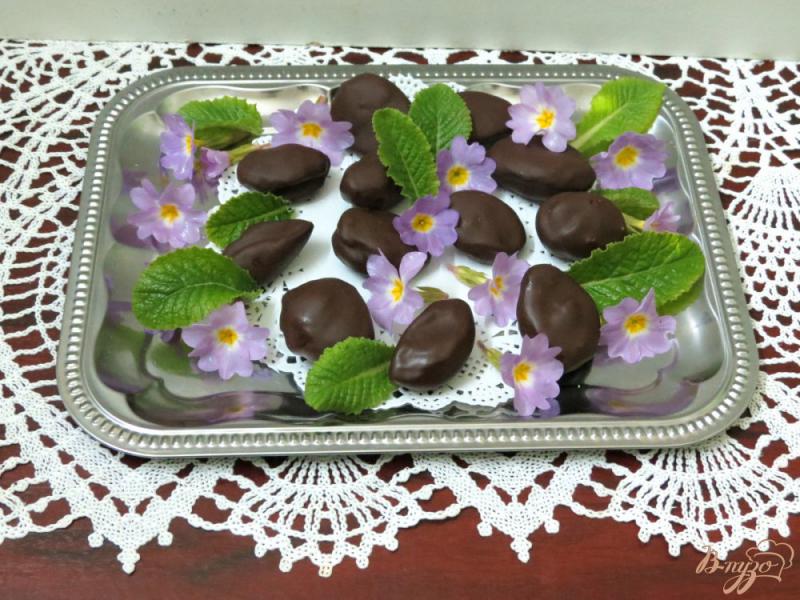 Фото приготовление рецепта: Чернослив в шоколаде шаг №10
