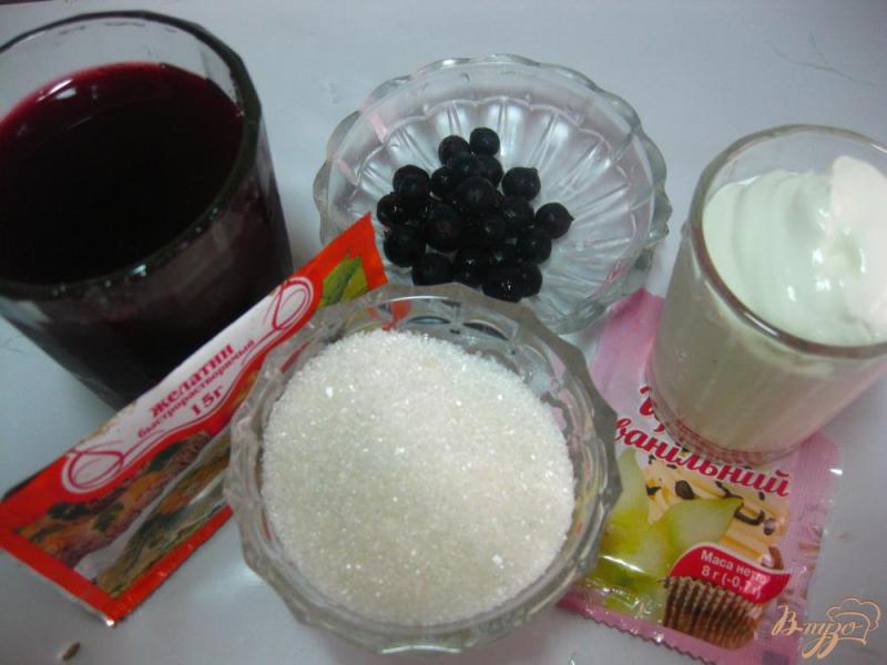 Фото приготовление рецепта: Желейный десерт со сметаной и смородиной шаг №1