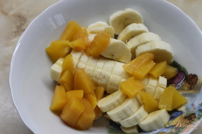 Фото приготовление рецепта: Штрудель с персиком и бананом шаг №1