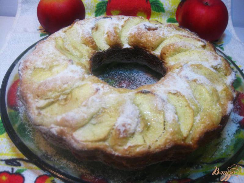 Фото приготовление рецепта: Шарлотка с яблоками шаг №12