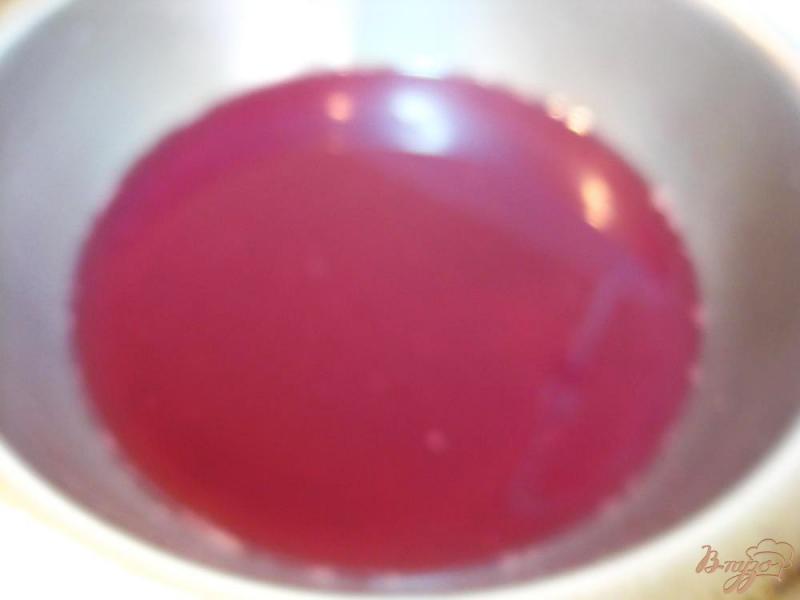 Фото приготовление рецепта: Трехслойное вишневое желе шаг №2
