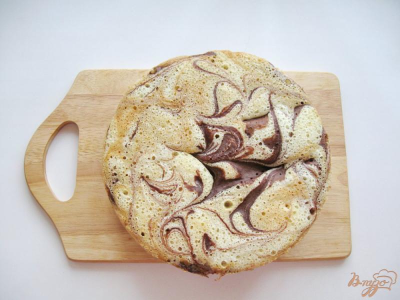 Фото приготовление рецепта: Мраморный бисквит в мультиварке шаг №8