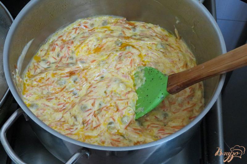Фото приготовление рецепта: Морковь с зелёным горошком в молочном соусе шаг №6