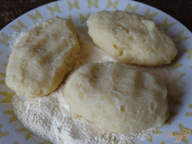 Фото приготовление рецепта: Картофельные зразы с рикоттой шаг №4