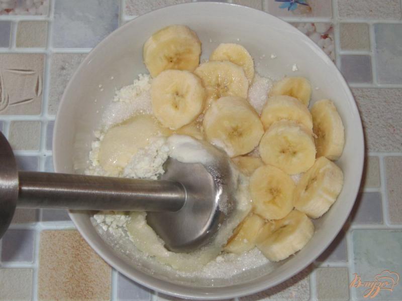 Фото приготовление рецепта: Творожный мусс с манго и бананом шаг №1