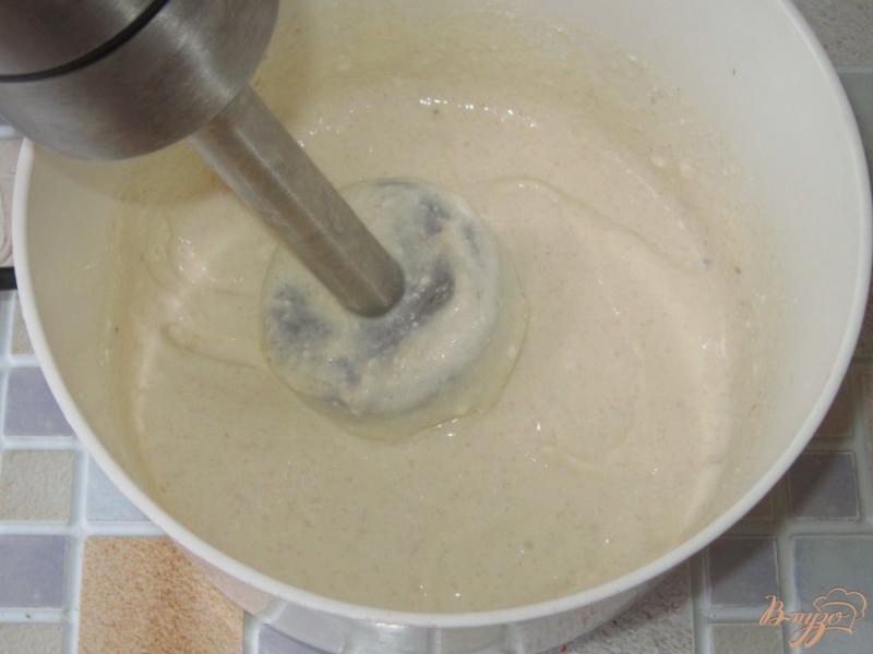 Фото приготовление рецепта: Творожно-банановый мусс с шоколадной крошкой шаг №3
