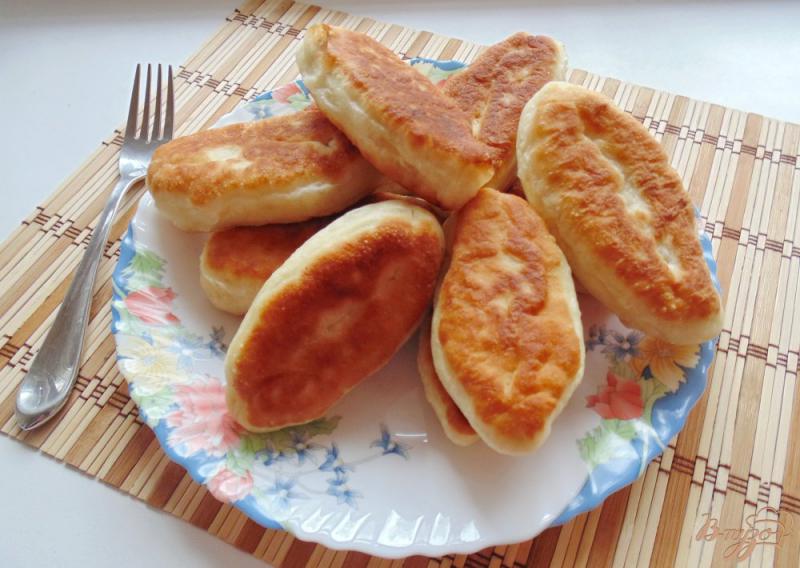 Фото приготовление рецепта: Жареные пирожки с красной чечевицей шаг №7