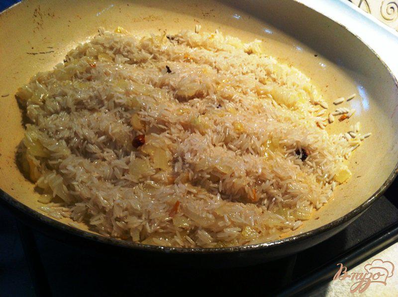 Фото приготовление рецепта: Острый рис со спаржевой фасолью на гарнир шаг №4